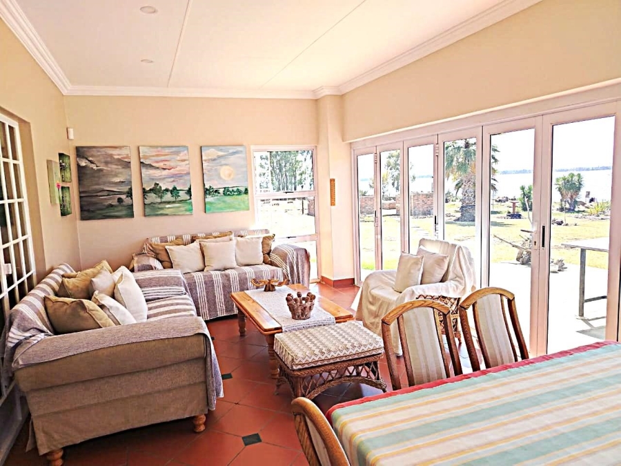 6 Bedroom Property for Sale in Vaal Dam Free State